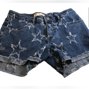 Levi's Size 14 Distressed Star accent
Girl's Step Up Denim Shorts